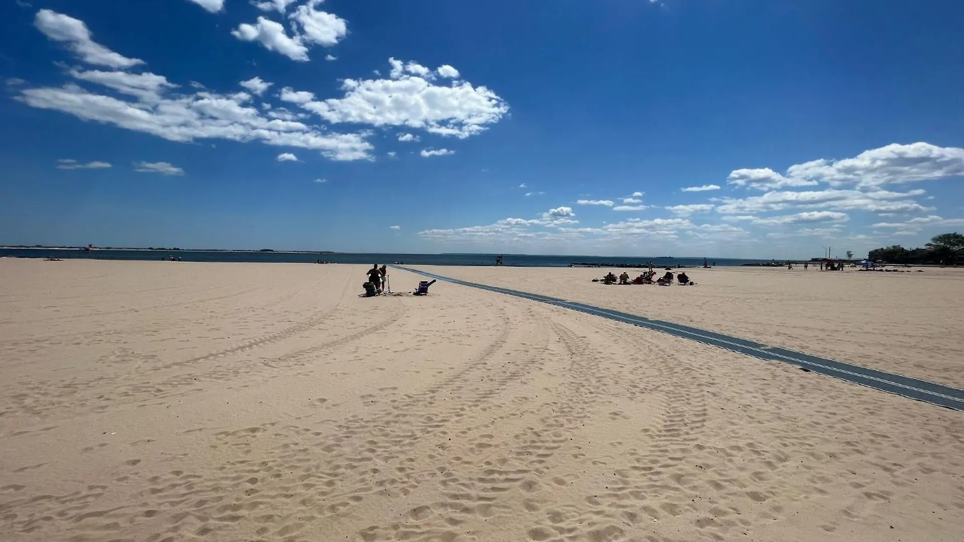 Luxury Lower Ground 2Bd - Manhattan Beach Apartment New York 0*,  United States